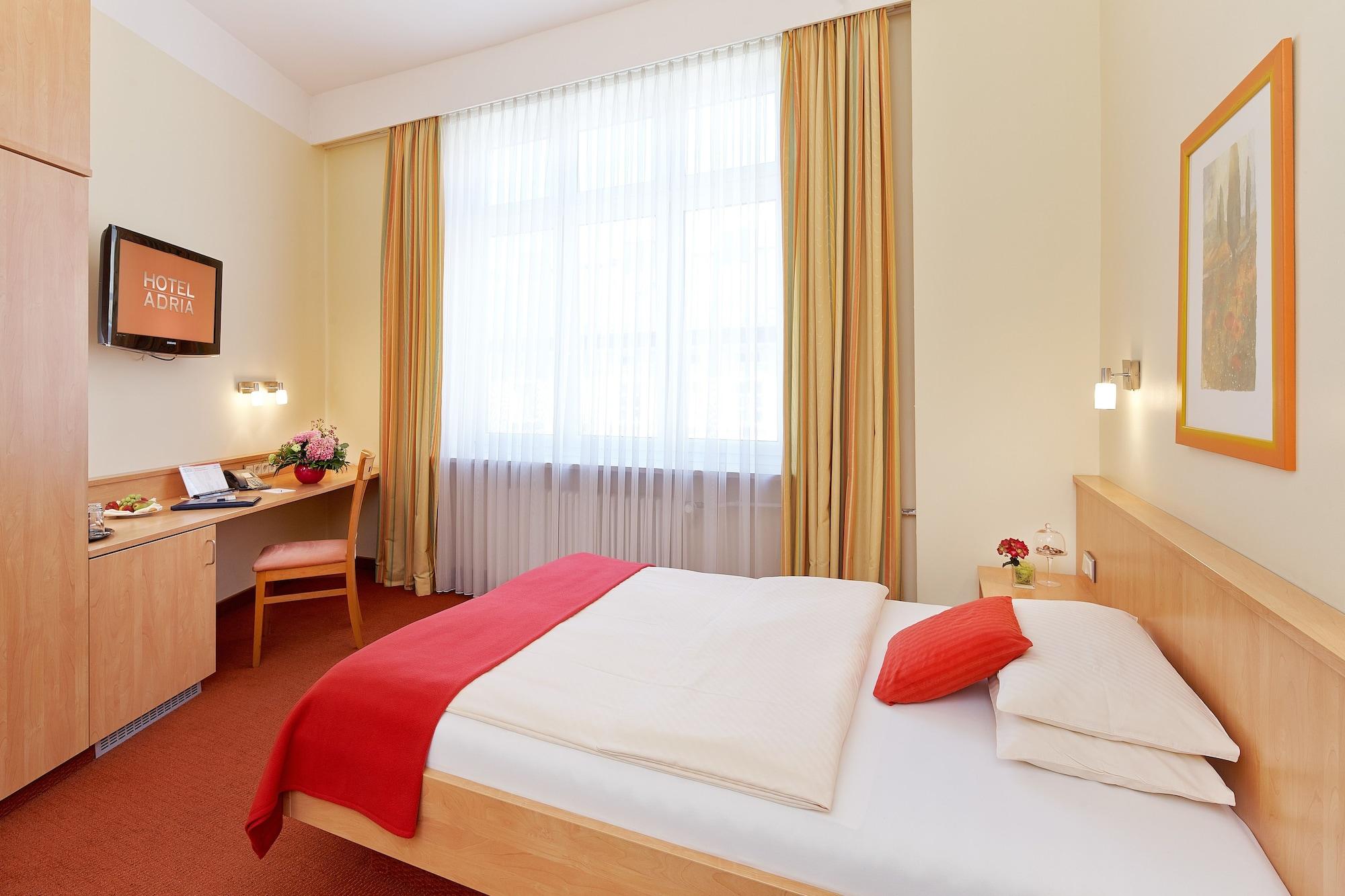 Hotel Adria Muenchen Экстерьер фото